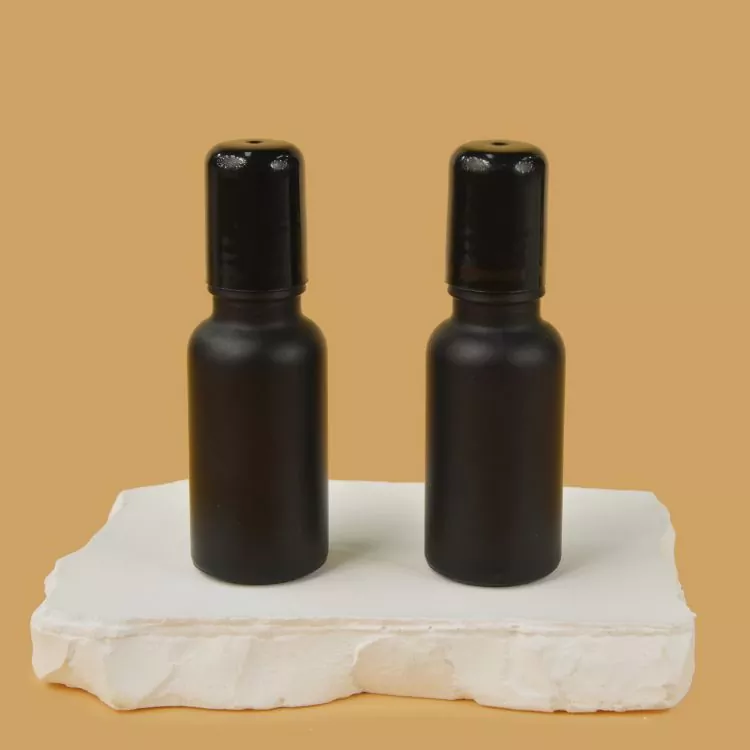 20 ml eterisk oljerulle på flaskor